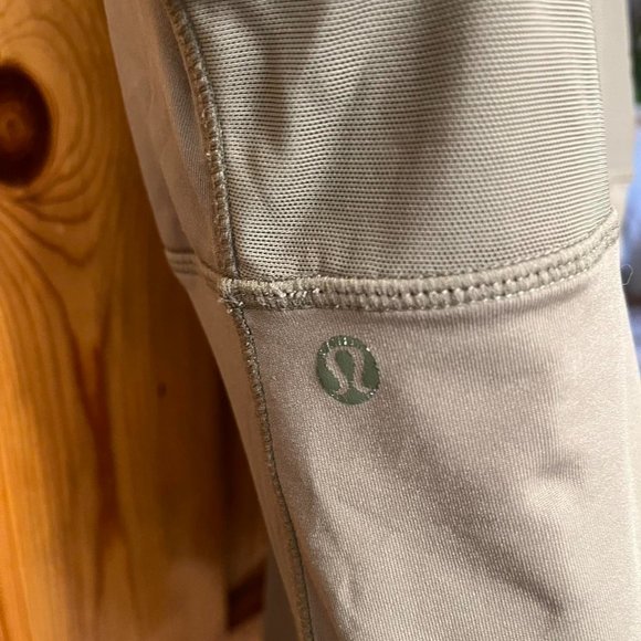 Lululemon olive green sleeveless top with air mesh back pit to pit 15" x 22" lon - Picture 4 of 4